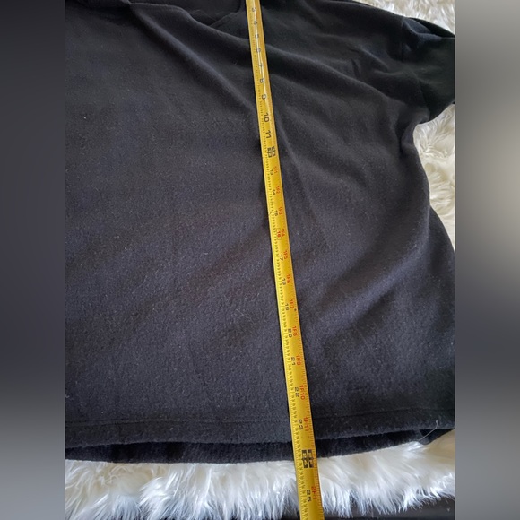 Set of Two Open Shoulder Tops - Picture 11 of 12